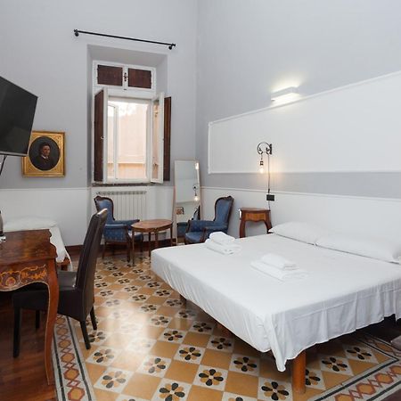 רומא Palazzo Del Duca Piazza Navona Guest House מראה חיצוני תמונה