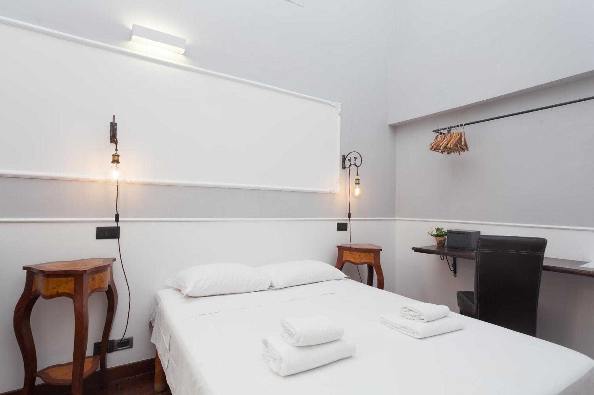רומא Palazzo Del Duca Piazza Navona Guest House מראה חיצוני תמונה
