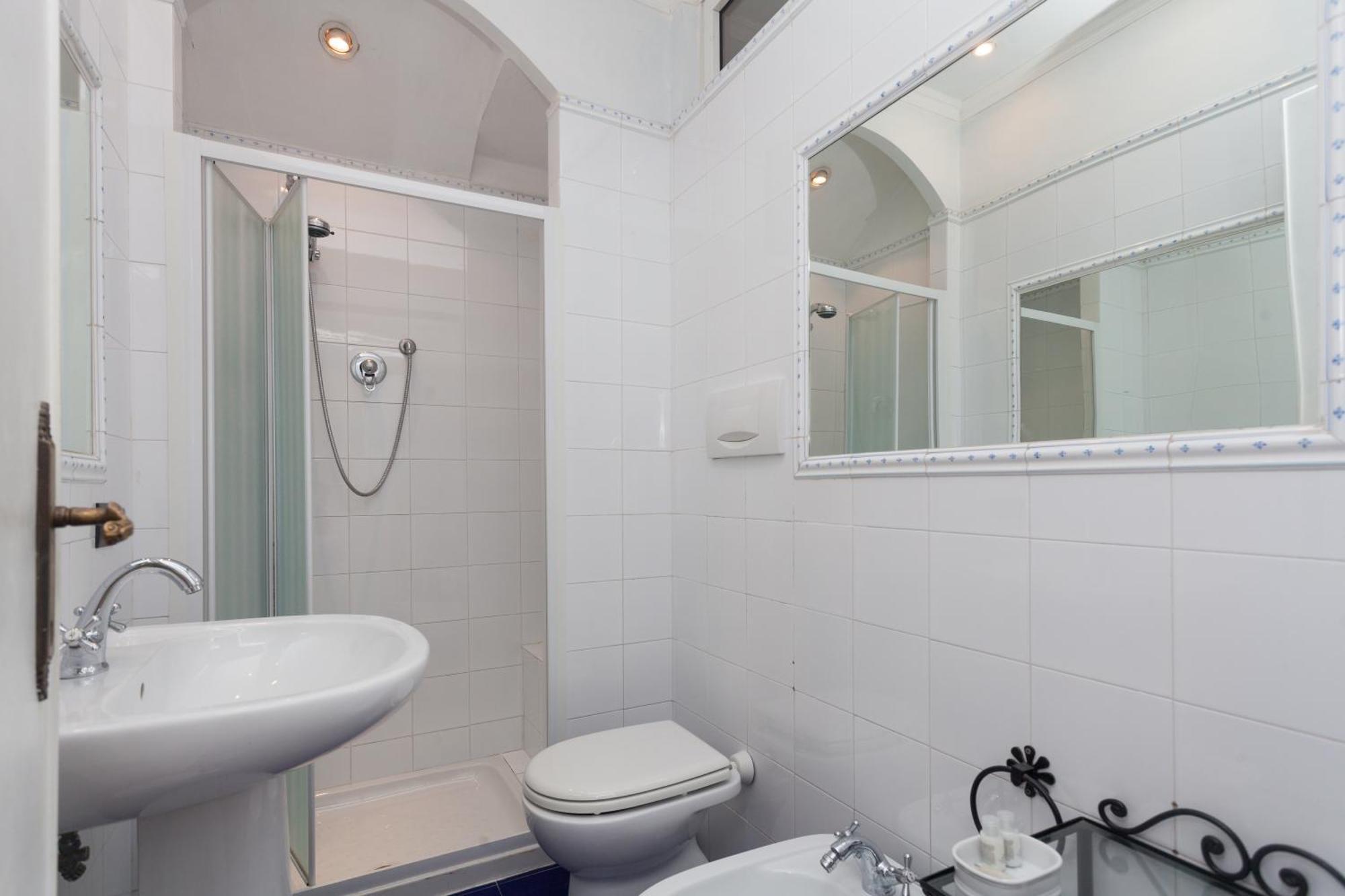 רומא Palazzo Del Duca Piazza Navona Guest House מראה חיצוני תמונה