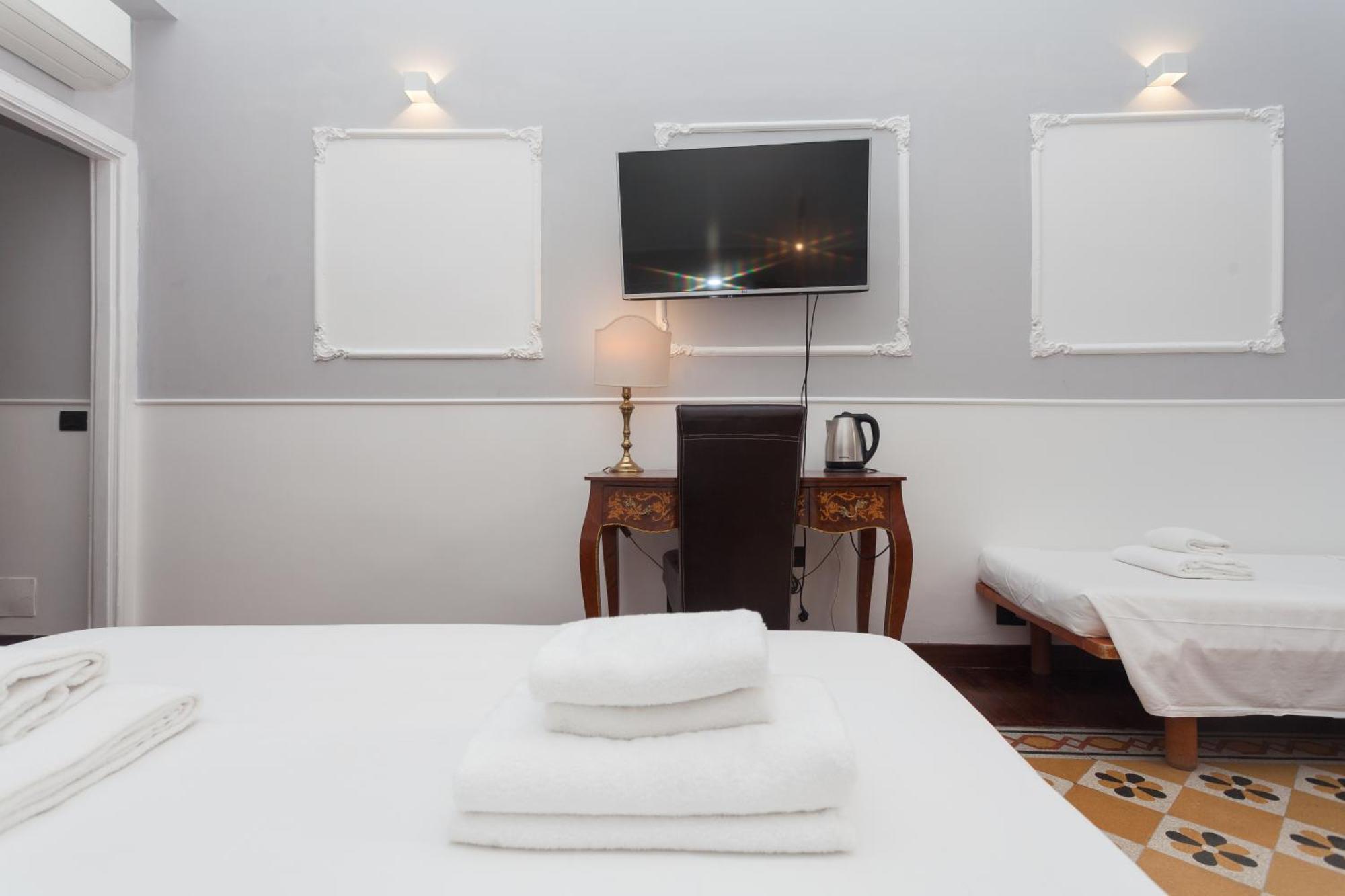 רומא Palazzo Del Duca Piazza Navona Guest House מראה חיצוני תמונה