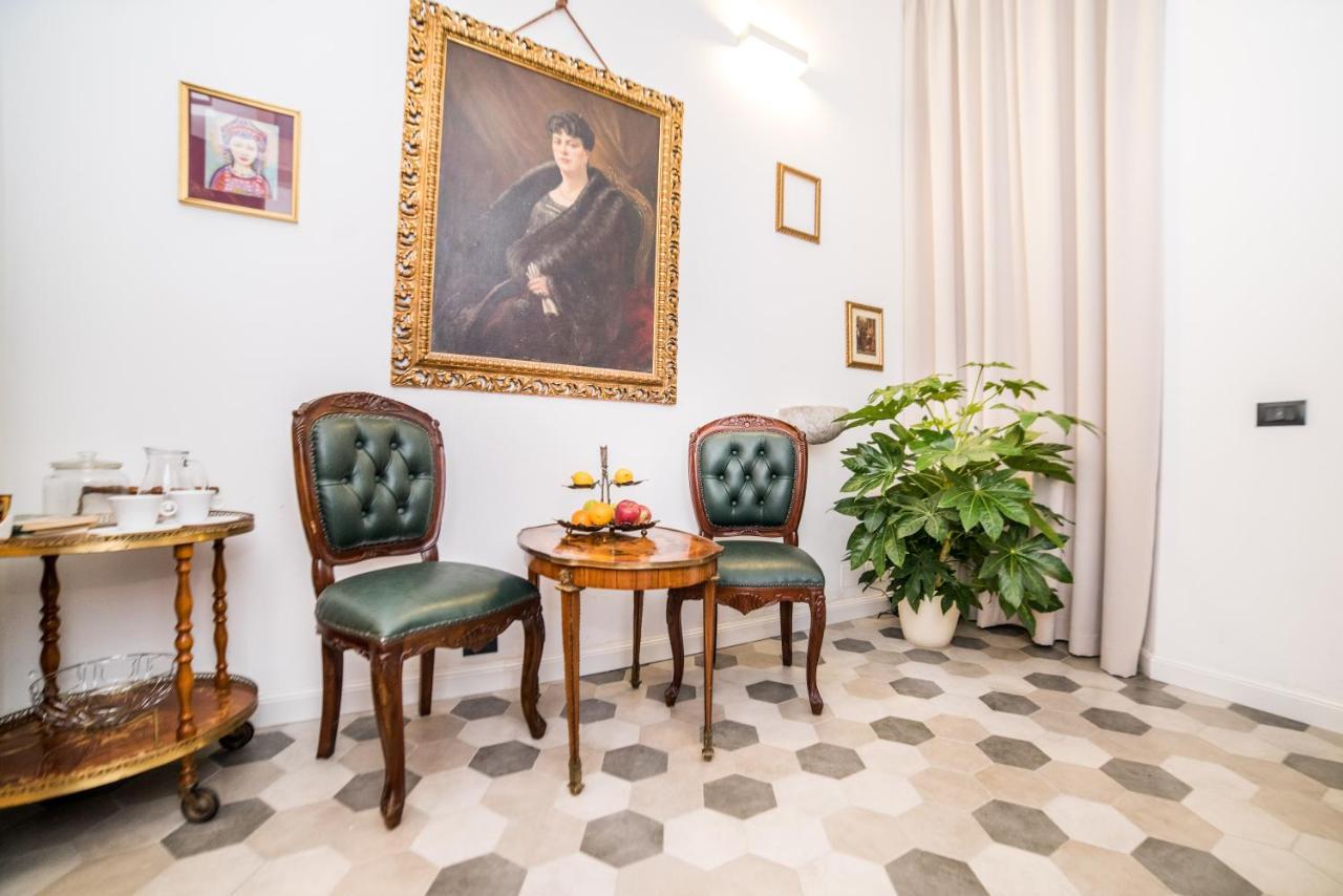 רומא Palazzo Del Duca Piazza Navona Guest House מראה חיצוני תמונה