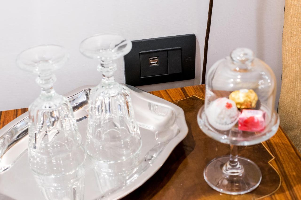 רומא Palazzo Del Duca Piazza Navona Guest House מראה חיצוני תמונה