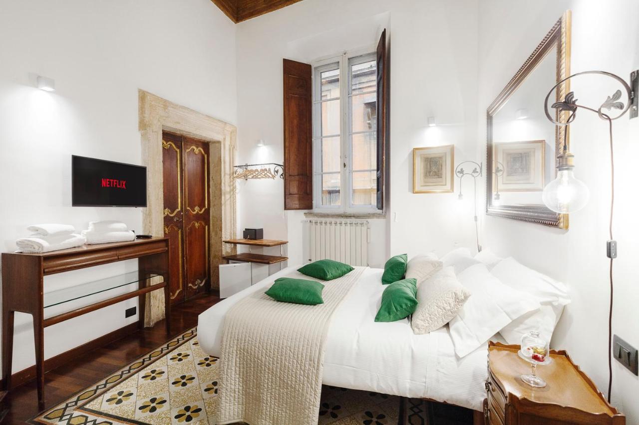 רומא Palazzo Del Duca Piazza Navona Guest House מראה חיצוני תמונה