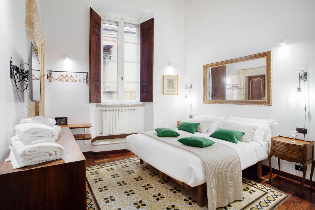 רומא Palazzo Del Duca Piazza Navona Guest House מראה חיצוני תמונה